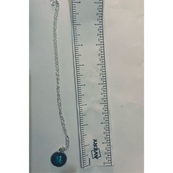 Capricorn green GLOW IN THE DSRK ZODIAC STAR SIGN NECKLACE - Picture 9 of 14